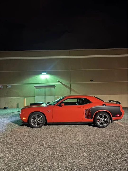 2009 Dodge Challenger 3rd Gen - Image 10 of 16