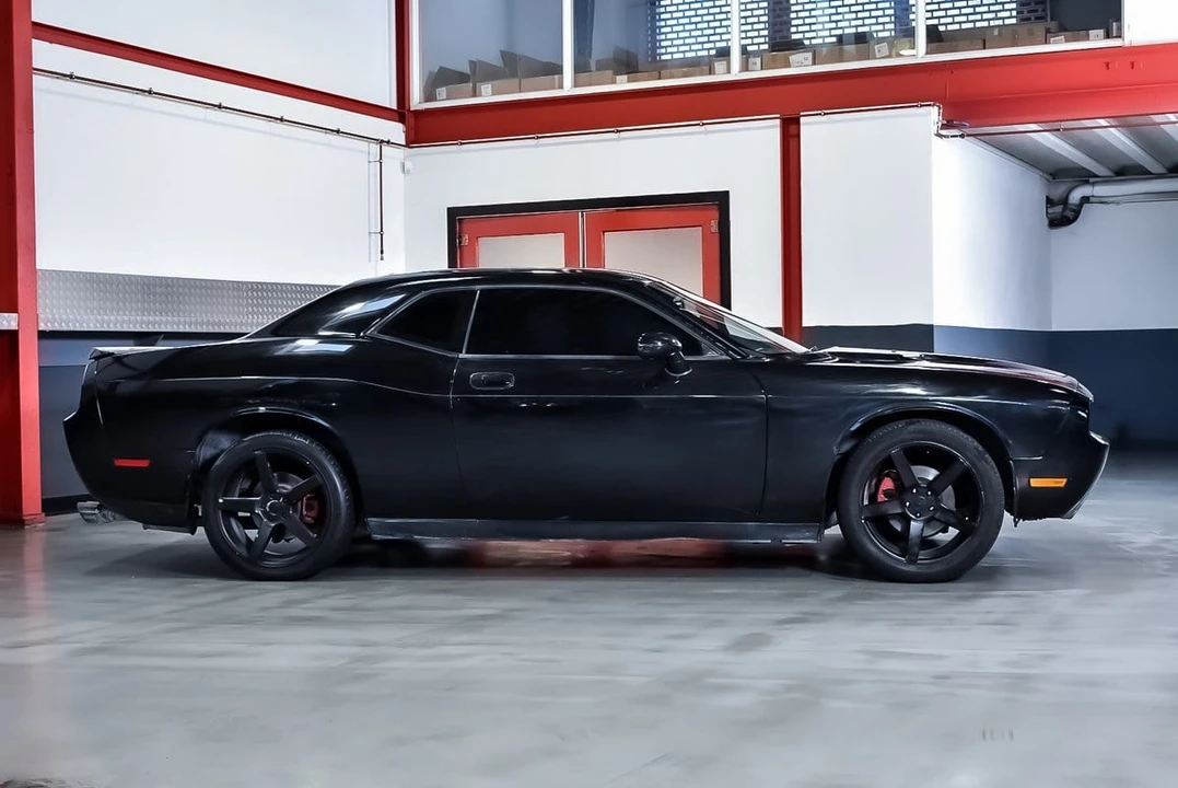 2009 Dodge Challenger 3rd Gen - Image 10 of 30