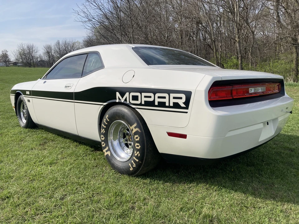2009 Dodge Challenger 3rd Gen - Image 10 of 31
