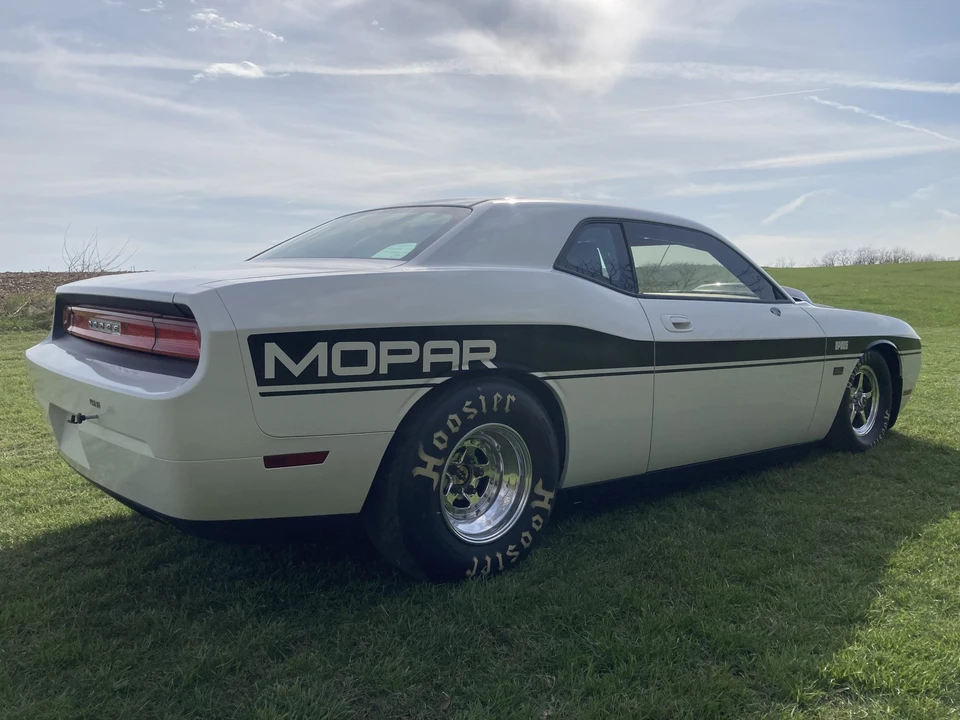 2009 Dodge Challenger 3rd Gen - Image 14 of 31