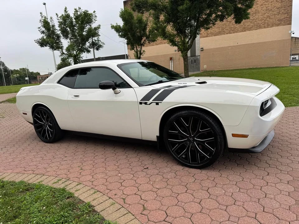 2009 Dodge Challenger 3rd Gen - Image 5 of 11