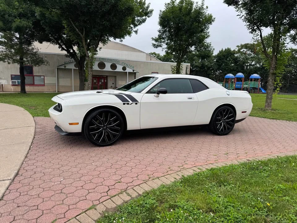 2009 Dodge Challenger 3rd Gen - Image 4 of 11