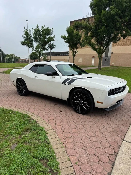 2009 Dodge Challenger 3rd Gen - Image 2 of 11