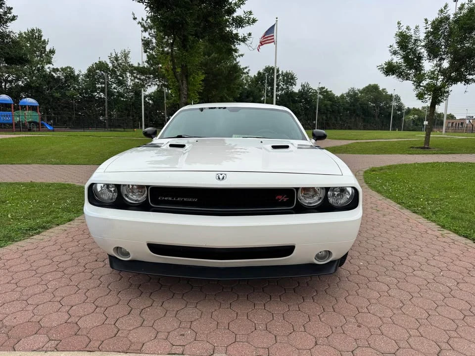 2009 Dodge Challenger 3rd Gen - Image 3 of 11