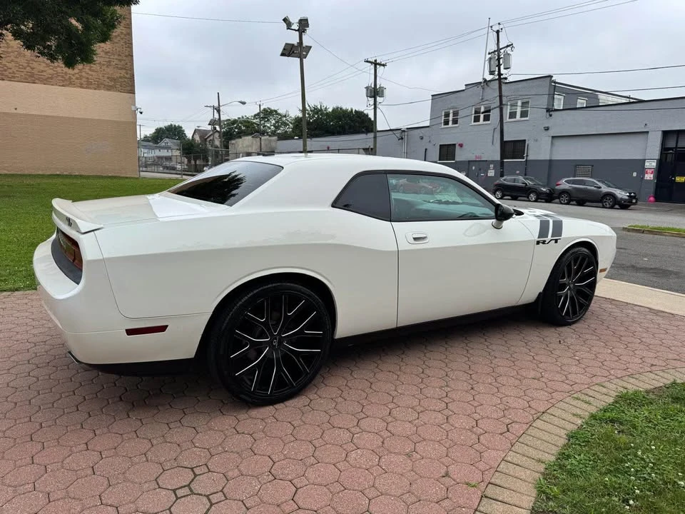 2009 Dodge Challenger 3rd Gen - Image 6 of 11
