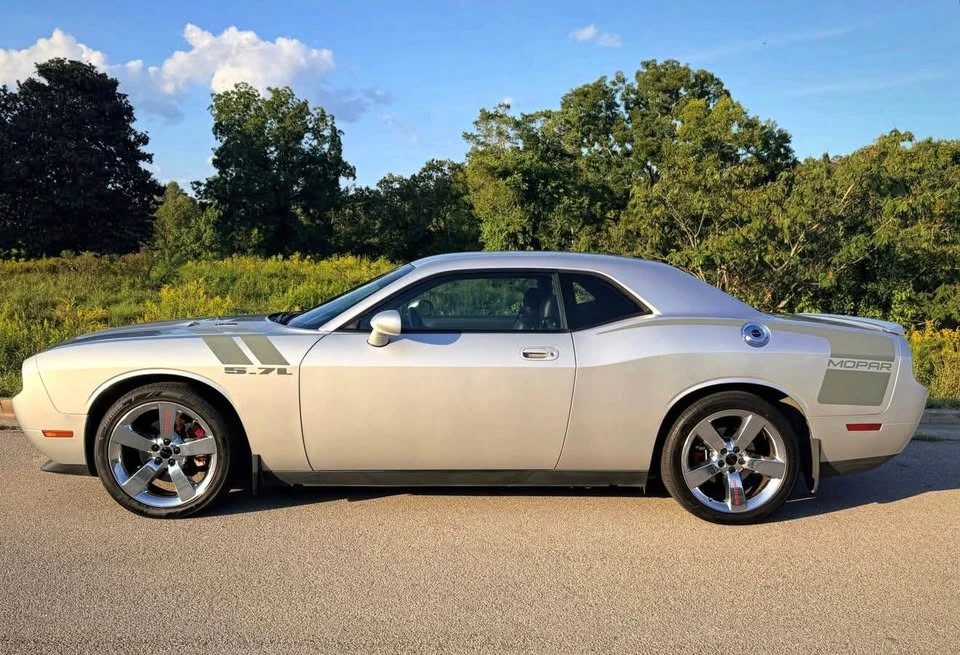 2009 Dodge Challenger 3rd Gen - Image 2 of 20