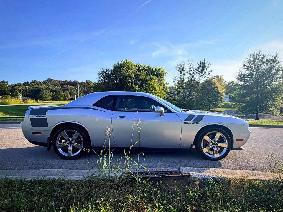 2009 Dodge Challenger 3rd Gen - Image 11 of 20