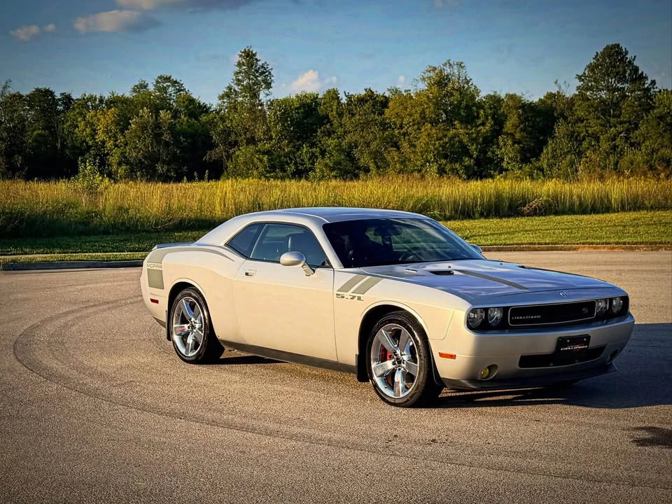 2009 Dodge Challenger 3rd Gen - Image 9 of 20