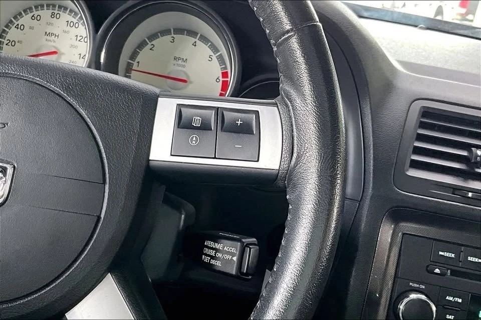 2009 Dodge Challenger 3rd Gen - Image 10 of 20