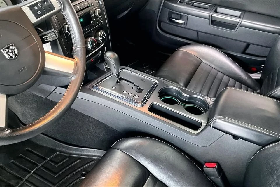 2009 Dodge Challenger 3rd Gen - Image 15 of 20