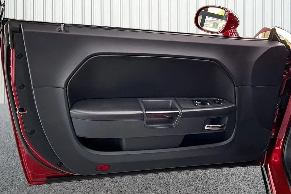 2009 Dodge Challenger 3rd Gen - Image 17 of 20
