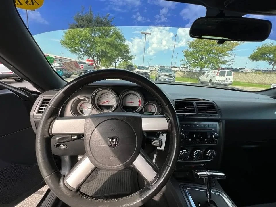 2009 Dodge Challenger 3rd Gen - Image 11 of 20