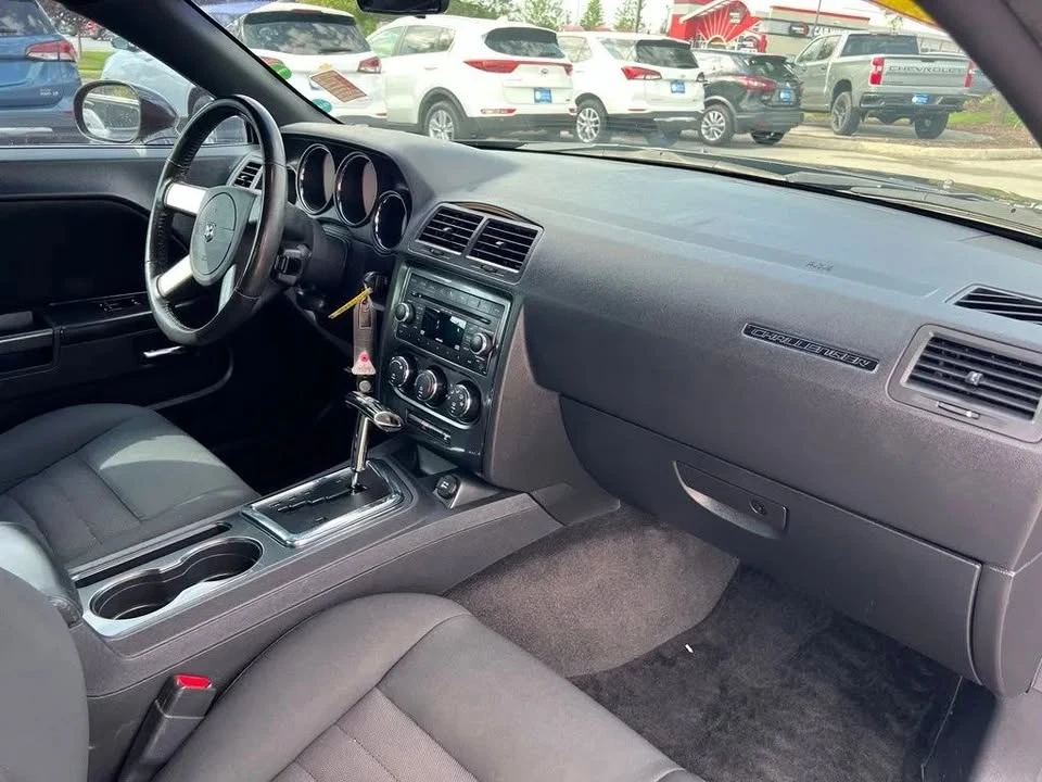 2009 Dodge Challenger 3rd Gen - Image 8 of 20