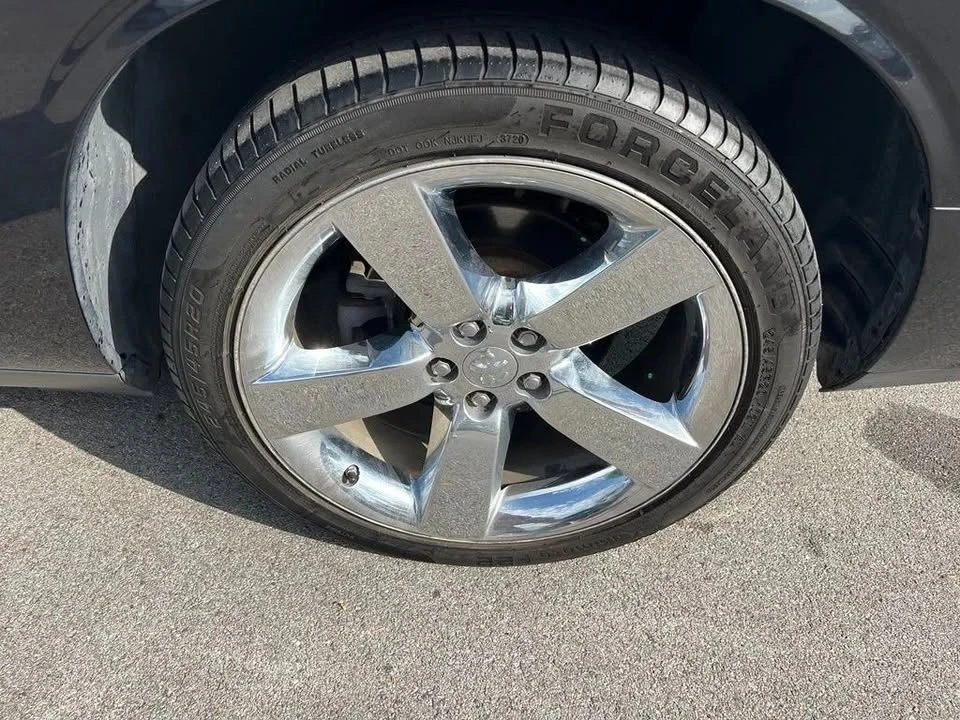 2009 Dodge Challenger 3rd Gen - Image 16 of 20