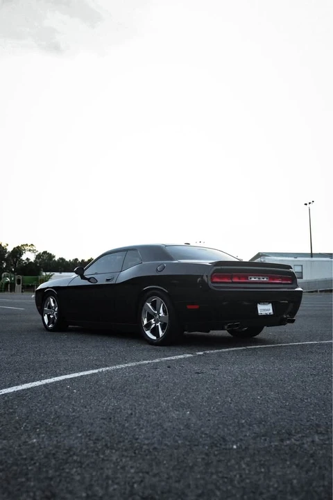 2009 Dodge Challenger 3rd Gen - Image 6 of 18