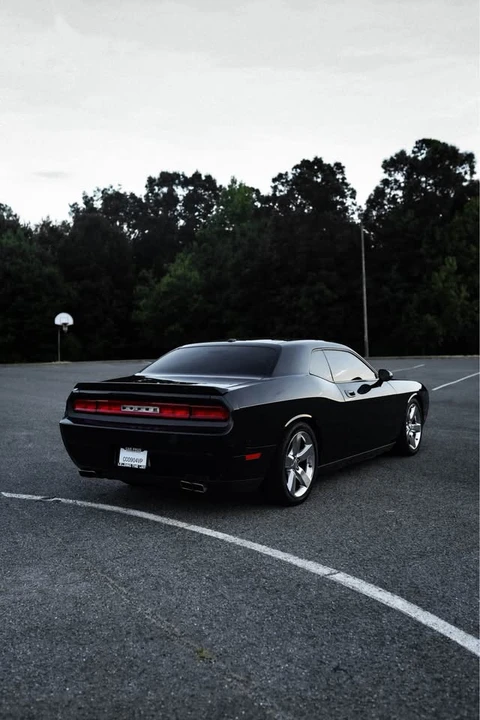 2009 Dodge Challenger 3rd Gen - Image 5 of 18