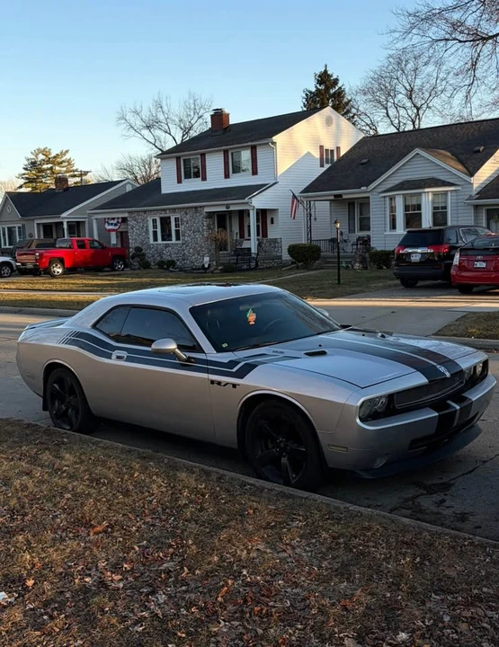 2009 Dodge Challenger 3rd Gen - Image 2 of 9
