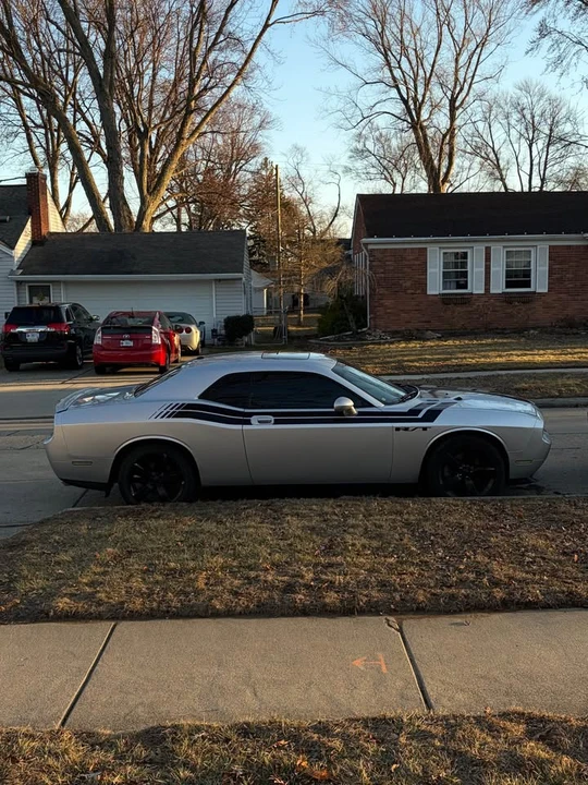 2009 Dodge Challenger 3rd Gen - Image 7 of 9