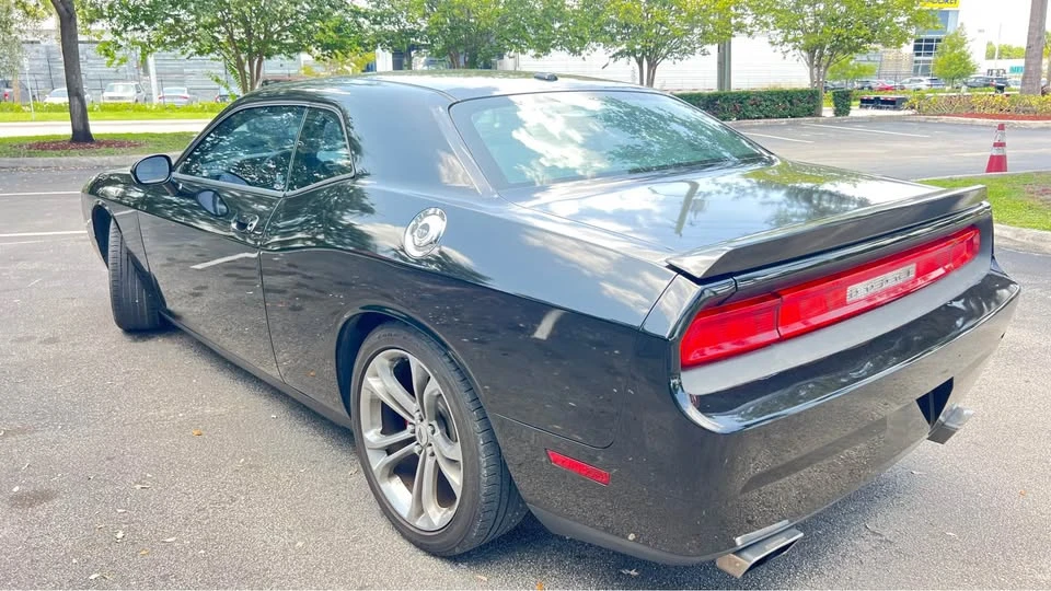 2009 Dodge Challenger 3rd Gen - Image 5 of 12