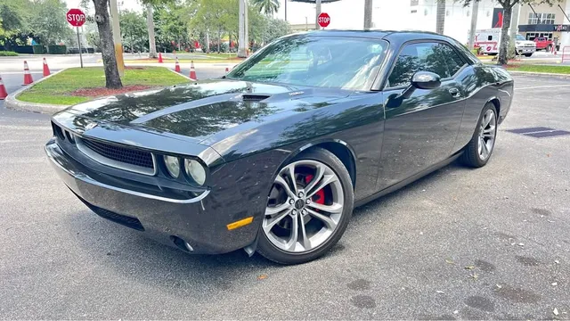 2009 Dodge Challenger R/T Plus Coupe 2D