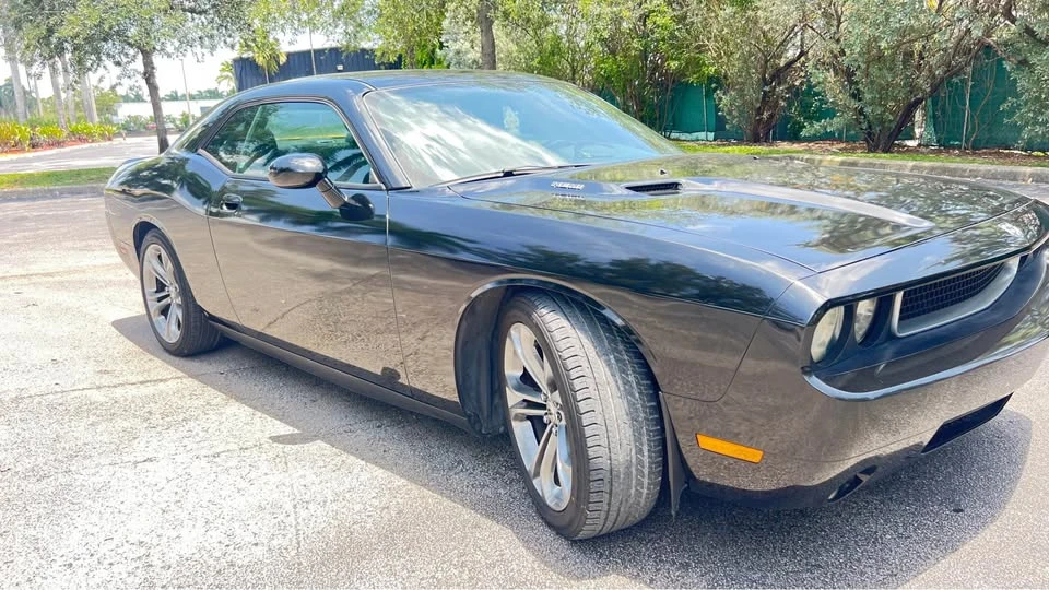 2009 Dodge Challenger 3rd Gen - Image 3 of 12