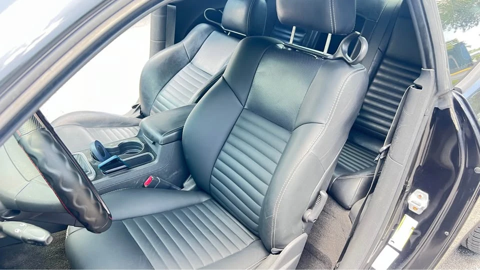 2009 Dodge Challenger 3rd Gen - Image 9 of 12