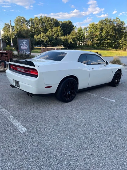 2009 Dodge Challenger SRT8 & 392 3rd Gen - Image 4 of 19