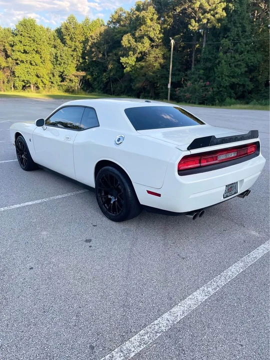 2009 Dodge Challenger SRT8 & 392 3rd Gen - Image 8 of 19