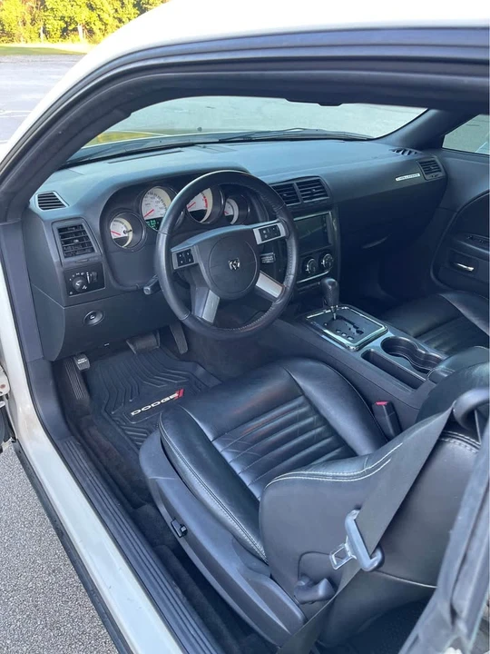 2009 Dodge Challenger SRT8 & 392 3rd Gen - Image 14 of 19