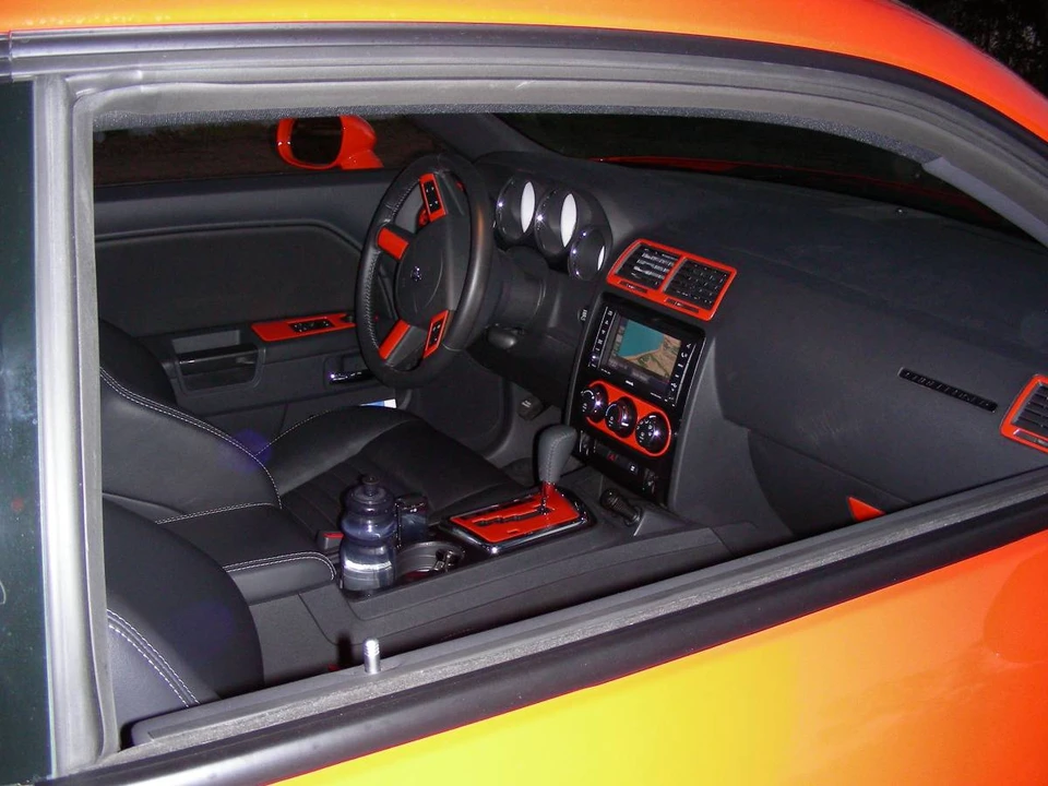 2009 Dodge Challenger 3rd Gen - Image 10 of 14