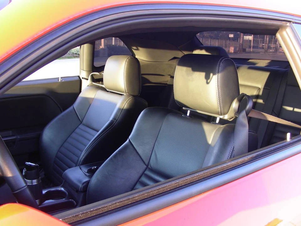 2009 Dodge Challenger 3rd Gen - Image 11 of 14