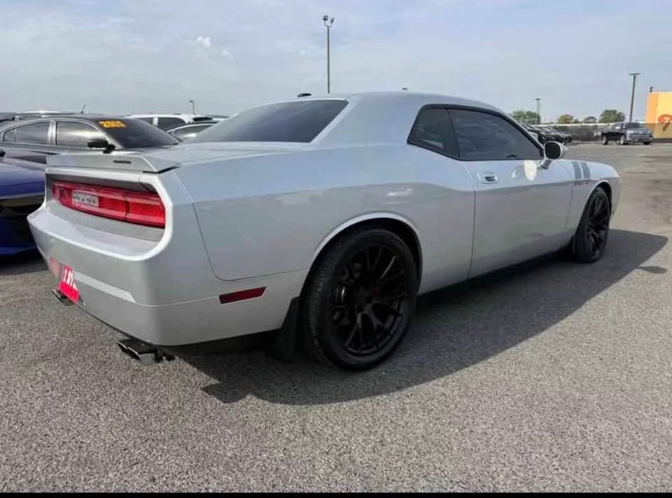 2009 Dodge Challenger 3rd Gen - Image 3 of 9