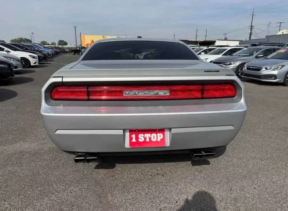 2009 Dodge Challenger 3rd Gen - Image 5 of 9