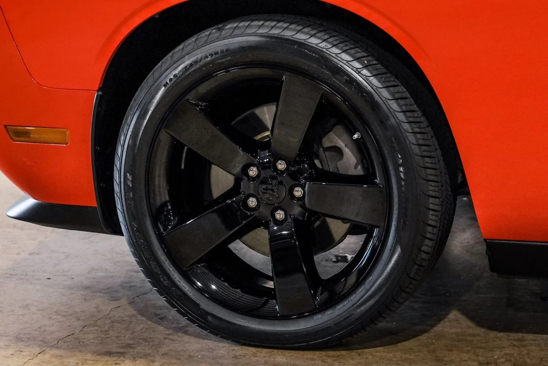 2009 Dodge Challenger 3rd Gen - Image 9 of 12