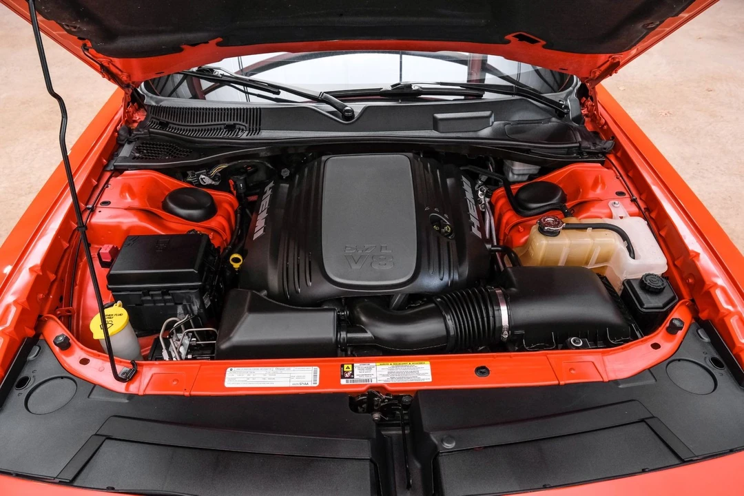 2009 Dodge Challenger 3rd Gen - Image 4 of 12
