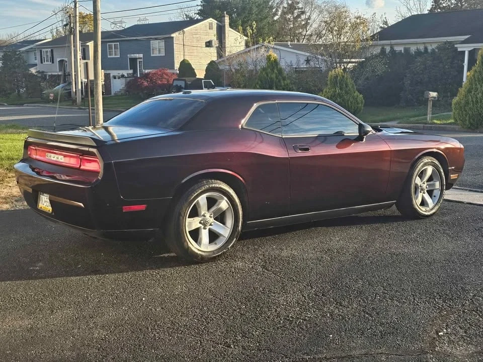 2009 Dodge Challenger 3rd Gen - Image 8 of 10