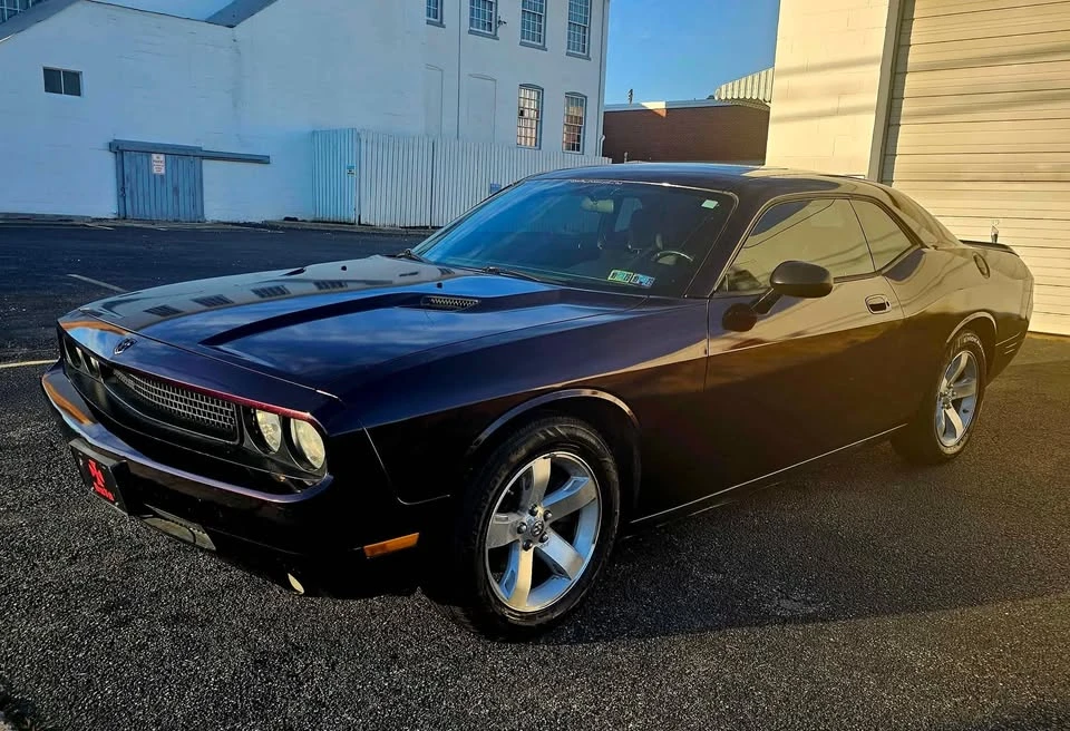 2009 Dodge Challenger 3rd Gen - Image 2 of 10