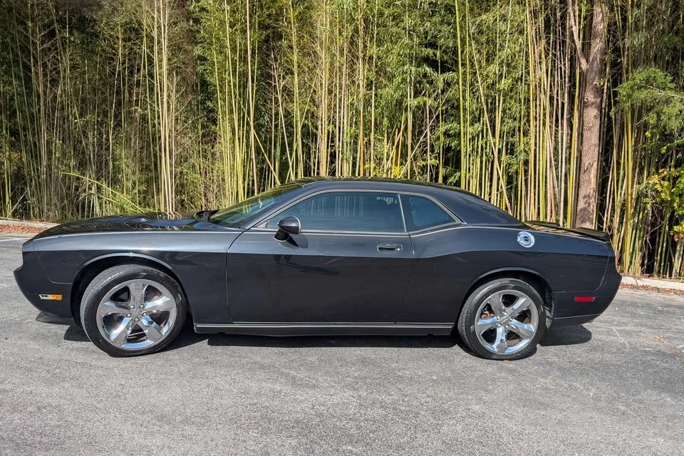 2009 Dodge Challenger 3rd Gen - Image 2 of 10