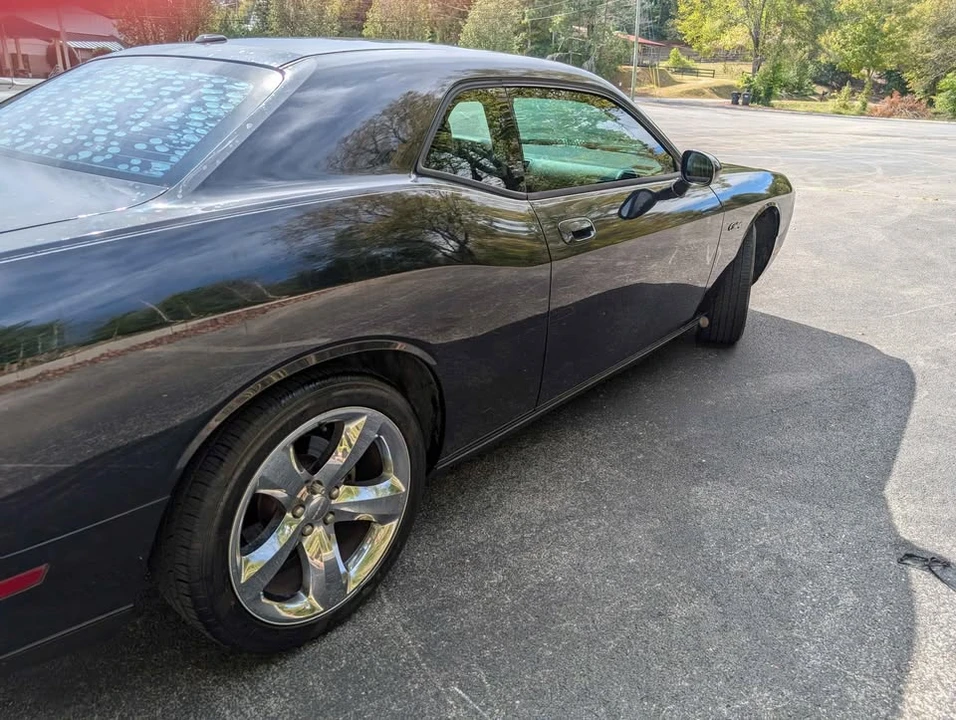 2009 Dodge Challenger 3rd Gen - Image 6 of 10