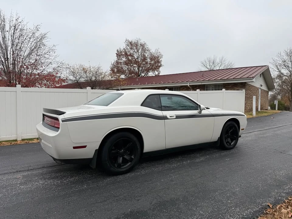 2009 Dodge Challenger 3rd Gen - Image 3 of 6