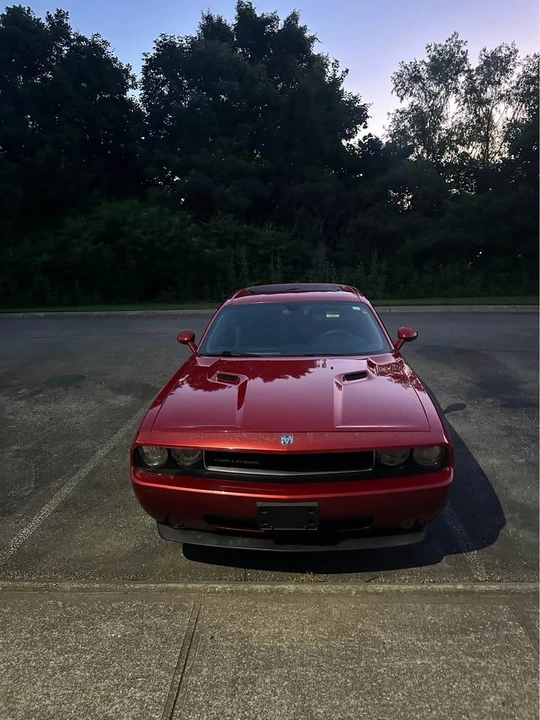 2009 Dodge Challenger 3rd Gen - Image 2 of 11