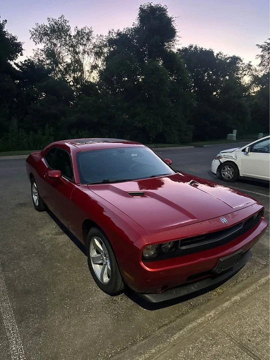 2009 Dodge Challenger 3rd Gen - Image 3 of 11