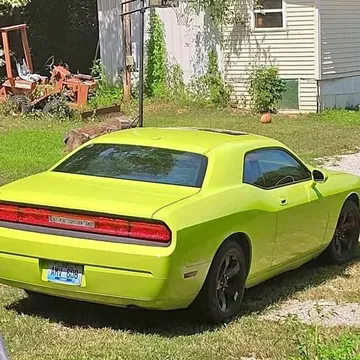 2009 Dodge Challenger SE Coupe 2D