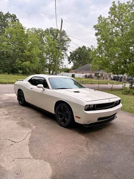2009 Dodge Challenger SE Coupe 2D