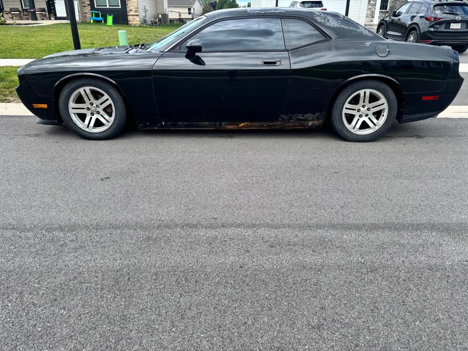2009 Dodge Challenger 3rd Gen - Image 3 of 4