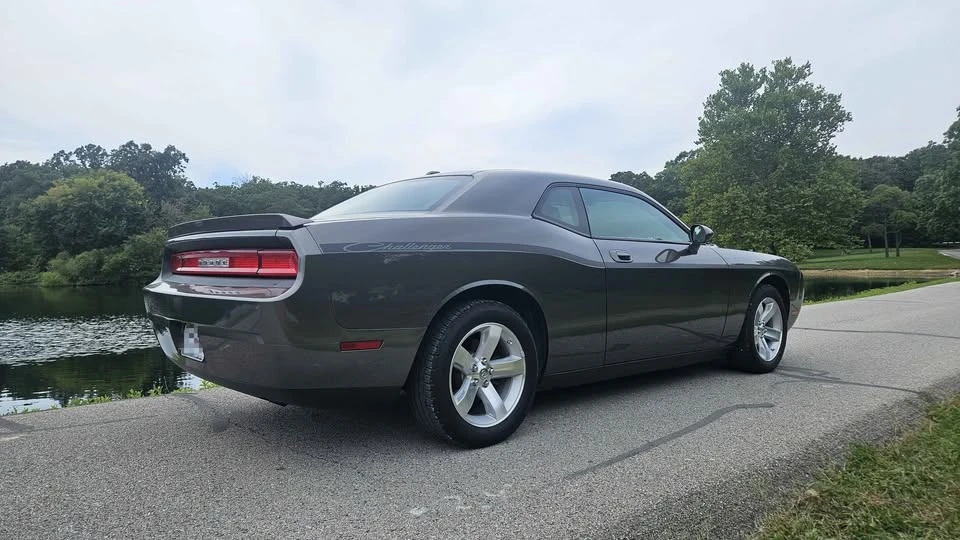 2009 Dodge Challenger 3rd Gen - Image 7 of 17