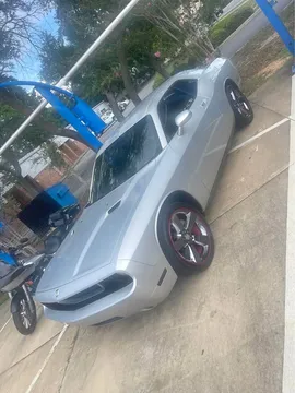 2009 Dodge Challenger SE Coupe 2D