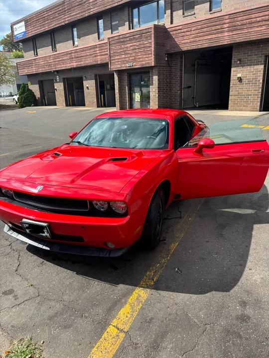 2009 Dodge Challenger 3rd Gen - Image 9 of 17