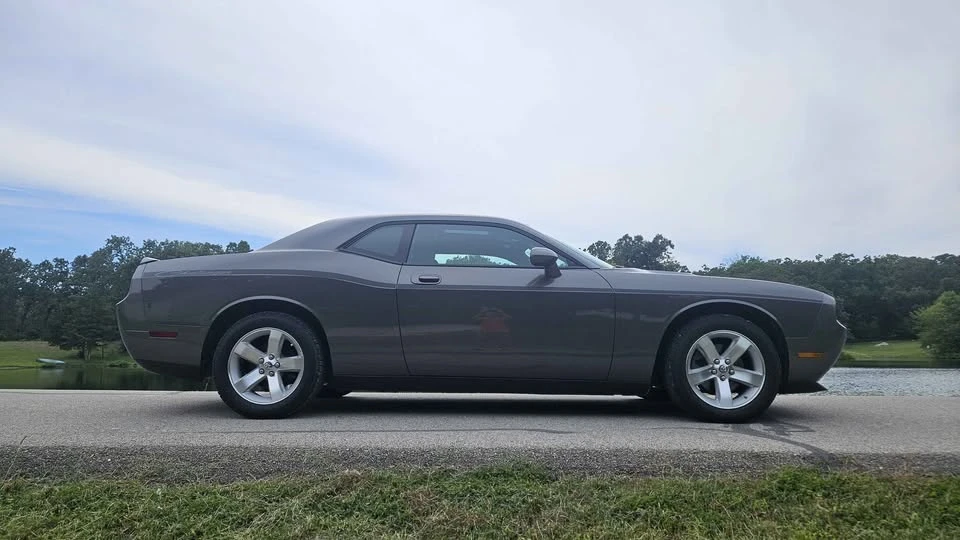 2009 Dodge Challenger 3rd Gen - Image 2 of 17