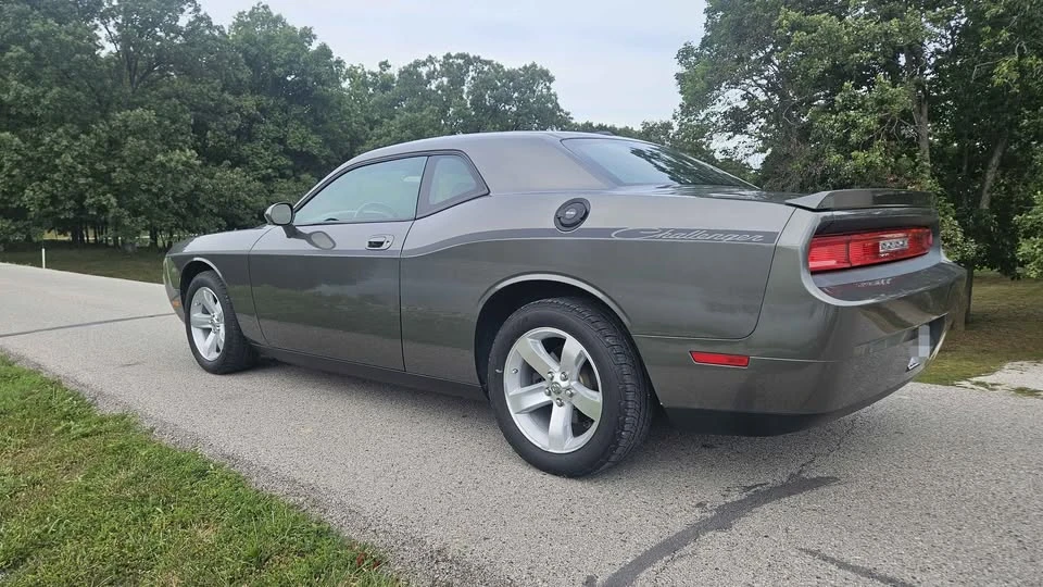2009 Dodge Challenger 3rd Gen - Image 8 of 17